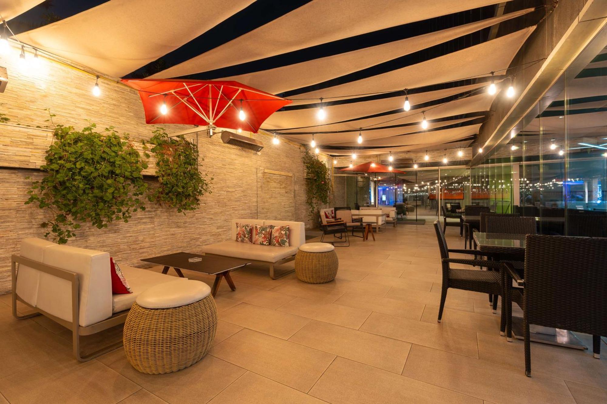 Hilton Garden Inn Iquique Ngoại thất bức ảnh